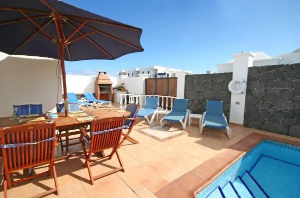 Rosa Villa Costa Teguise